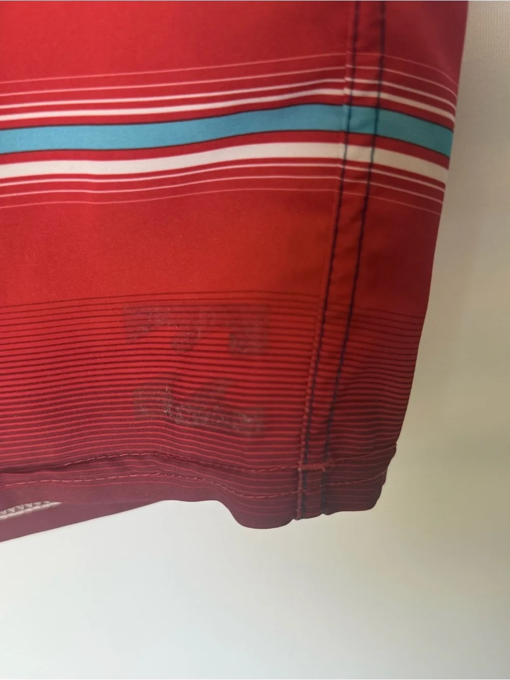 Billabong Platinum X All Day Men's Red & Blue Gradient Stripe Boardshorts Y2K
